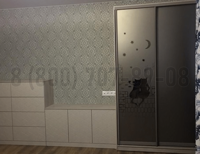 Шкаф серого цвета в Королёве